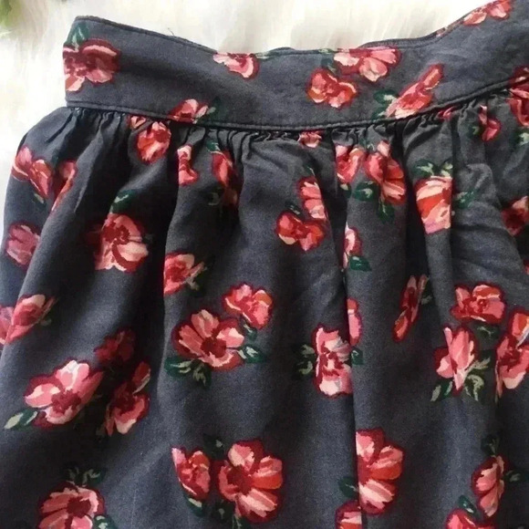 Hollister Gray Red Pink Floral Circle Skirt - Picture 5 of 6